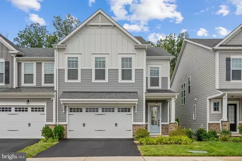 18080 Moss Garden Rd, Dumfries, VA 22026