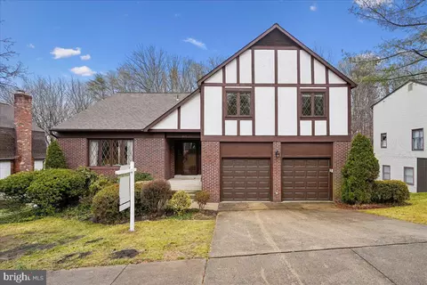16071 Deer Park Dr, Dumfries, VA 22025