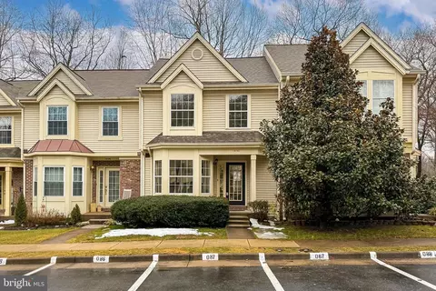 15761 Widewater Dr, Dumfries, VA 22025