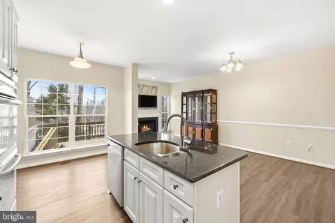 6670 Roderick Loop, Gainesville, VA 20155 photo 11