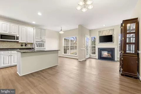 6670 Roderick Loop, Gainesville, VA 20155 photo 7