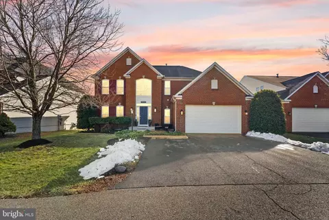 14213 Sharpshinned Dr, Gainesville, VA 20155