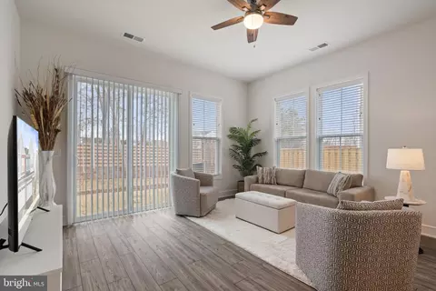 Living - 14712 Grand Cru Loop, Gainesville, VA 20155 photo 2 of 2