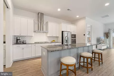 Kitchen - 14712 Grand Cru Loop, Gainesville, VA 20155 photo 1 of 2