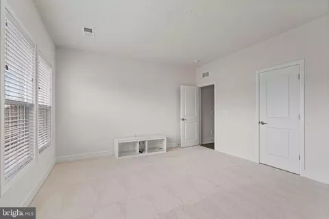Bedroom - 14712 Grand Cru Loop, Gainesville, VA 20155 photo 5 of 8