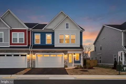 Exterior - 14712 Grand Cru Loop, Gainesville, VA 20155 photo 2 of 7