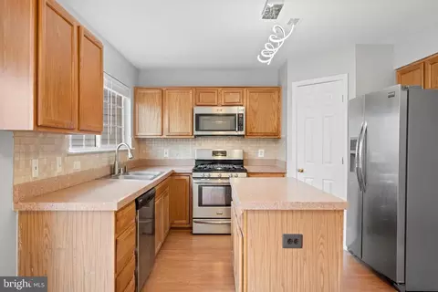 Kitchen - 16932 Toms River Loop, Dumfries, VA 22026 photo 1 of 2