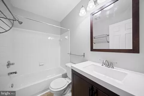 Bath - 16932 Toms River Loop, Dumfries, VA 22026 photo 2 of 3