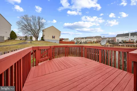 Exterior - 16932 Toms River Loop, Dumfries, VA 22026 photo 3 of 4