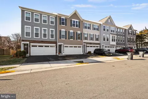 9142 Wyche Knoll Ln, Manassas, VA 20110