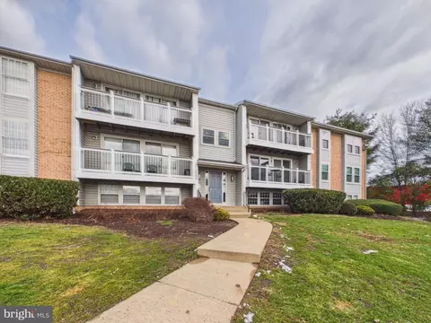 3351 Yost Ln #102, Dumfries, VA 22026