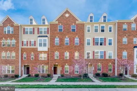 3544 Briarwood Dr, Dumfries, VA 22026