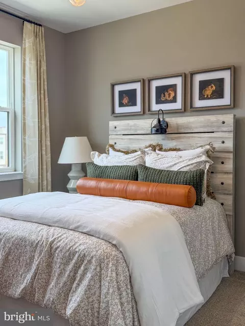 Bedroom - 11369 Hypatia Loop, Manassas, VA 20109 photo 7 of 10