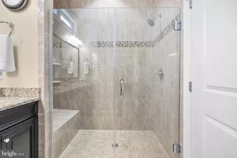 Bath - 6061 Trotters Point Ln, Gainesville, VA 20155 photo 2 of 4