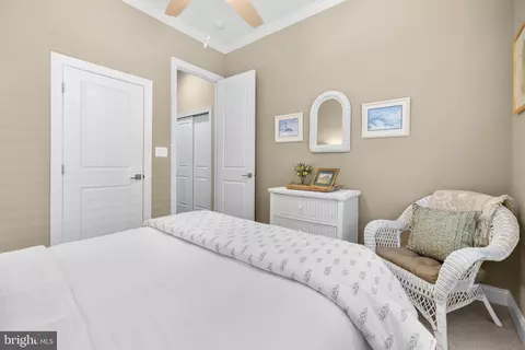 Bedroom - 6061 Trotters Point Ln, Gainesville, VA 20155 photo 6 of 9
