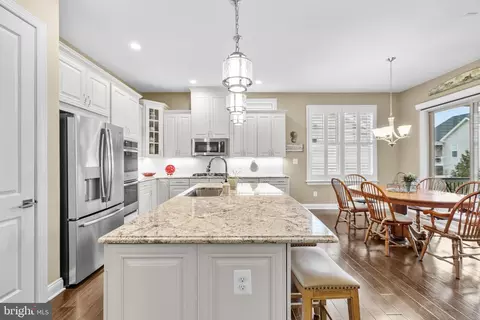 Kitchen - 6061 Trotters Point Ln, Gainesville, VA 20155 photo 2 of 6