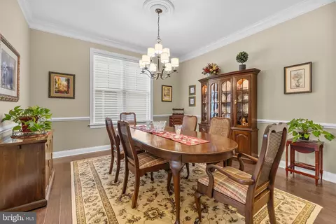 Dining - 6061 Trotters Point Ln, Gainesville, VA 20155 photo 4 of 6
