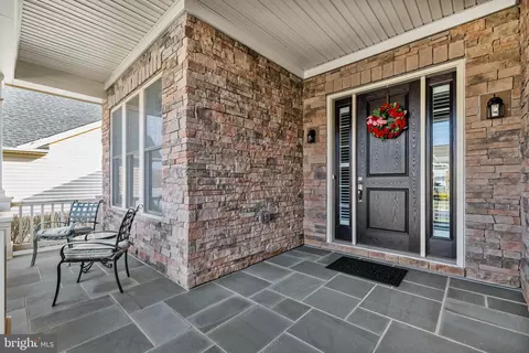 Exterior - 6061 Trotters Point Ln, Gainesville, VA 20155 photo 9 of 16