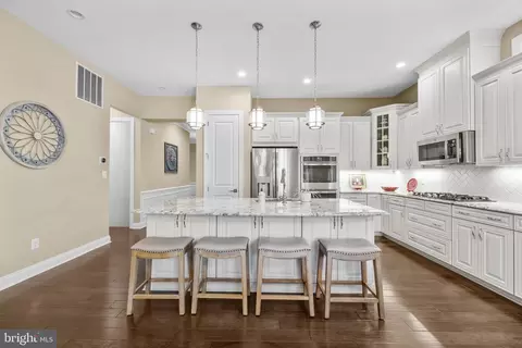 Entry Way - 6061 Trotters Point Ln, Gainesville, VA 20155 photo 1 of 7