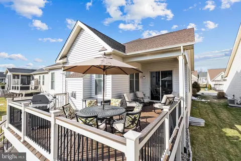 Exterior - 6061 Trotters Point Ln, Gainesville, VA 20155 photo 2 of 16