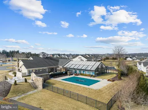 View/Area - 6061 Trotters Point Ln, Gainesville, VA 20155 photo 6 of 8