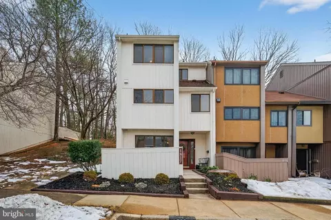 1817 Old Post Ter, Woodbridge, VA 22191