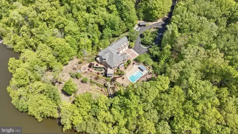10036 Lake Occoquan Dr, Manassas, VA 20111