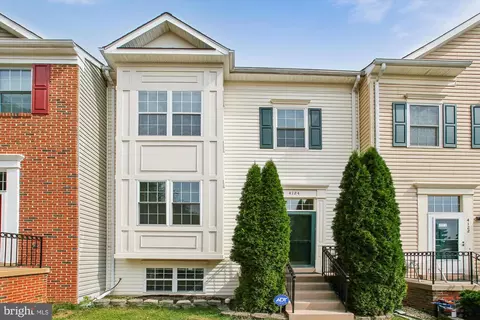 4124 La Mauricie Loop, Dumfries, VA 22025