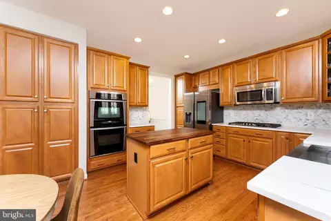 Kitchen - 13836 Tarleton Ct, Gainesville, VA 20155 photo 2 of 3