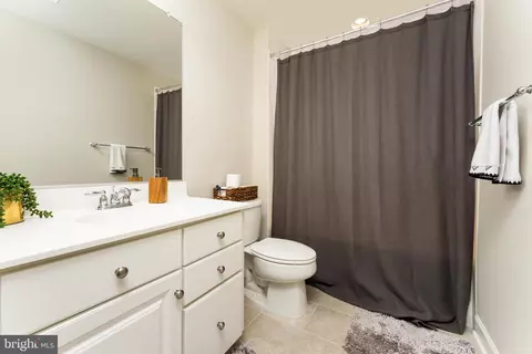 Bath - 13836 Tarleton Ct, Gainesville, VA 20155 photo 4 of 4