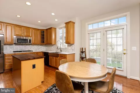 Kitchen - 13836 Tarleton Ct, Gainesville, VA 20155 photo 3 of 3