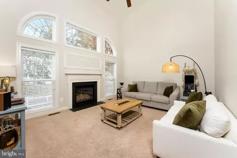 Living - 13836 Tarleton Ct, Gainesville, VA 20155 photo 1 of 1