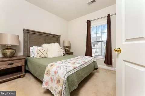 Bedroom - 13836 Tarleton Ct, Gainesville, VA 20155 photo 3 of 5