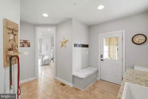 Entry Way - 14521 Bluff Point Ct, Gainesville, VA 20155 photo 13 of 20