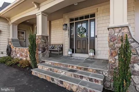 Exterior - 14521 Bluff Point Ct, Gainesville, VA 20155 photo 3 of 10