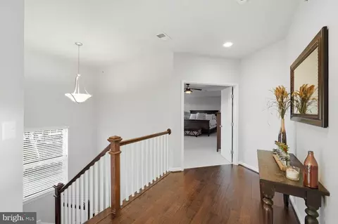 Entry Way - 14521 Bluff Point Ct, Gainesville, VA 20155 photo 14 of 20