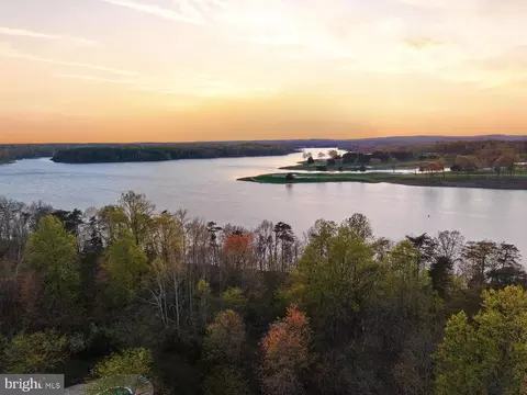 View/Area - 14521 Bluff Point Ct, Gainesville, VA 20155 photo 6 of 11