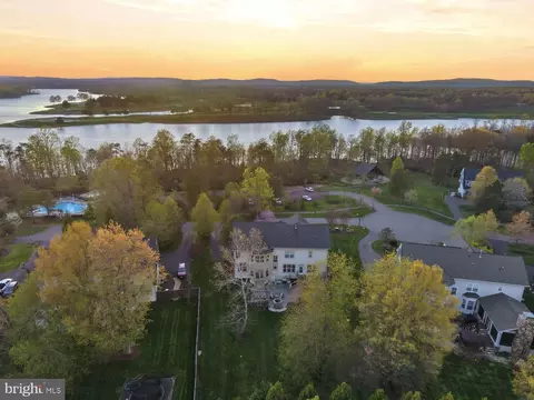 View/Area - 14521 Bluff Point Ct, Gainesville, VA 20155 photo 8 of 11