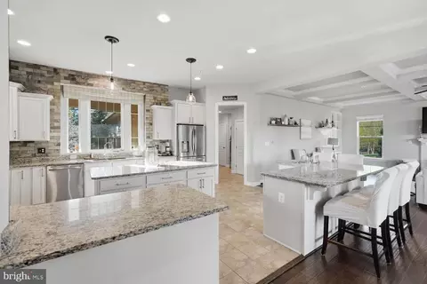 Kitchen - 14521 Bluff Point Ct, Gainesville, VA 20155 photo 2 of 4