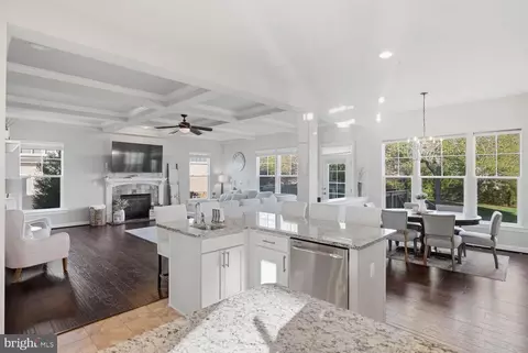 Entry Way - 14521 Bluff Point Ct, Gainesville, VA 20155 photo 9 of 20