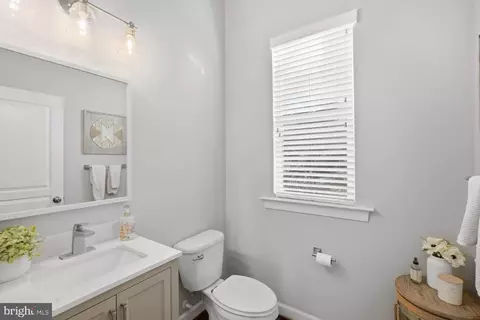 Entry Way - 14521 Bluff Point Ct, Gainesville, VA 20155 photo 6 of 20