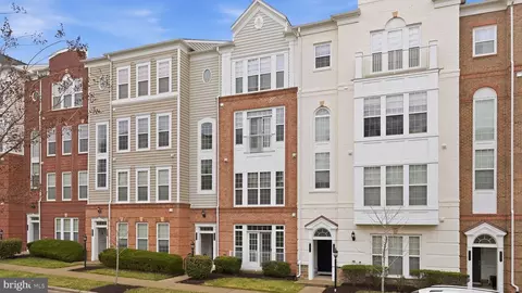 14523 Barkham Dr, Woodbridge, VA 22191