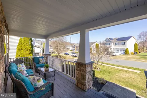 Exterior - 4185 Agency Loop, Triangle, VA 22172 photo 4 of 12