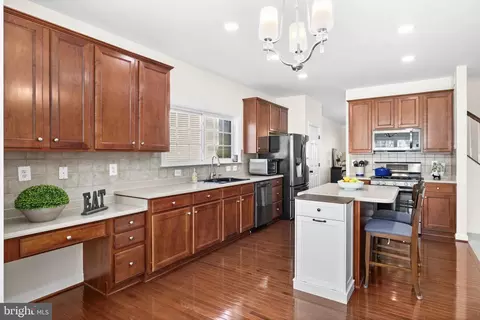Kitchen - 4185 Agency Loop, Triangle, VA 22172 photo 4 of 5