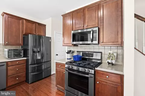 Kitchen - 4185 Agency Loop, Triangle, VA 22172 photo 3 of 5