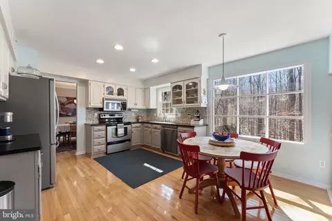 5383 Cleburne Ln, Woodbridge, VA 22192