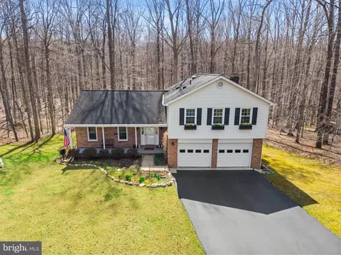 5383 Cleburne Ln, Woodbridge, VA 22192