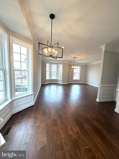 8943 Brewer Creek Pl, Manassas, VA 20109