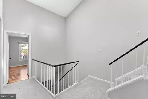 Entry Way - 7442 Emerald Dr, Manassas, VA 20109 photo 4 of 5