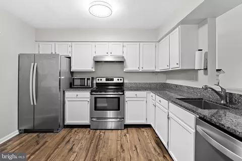 Kitchen - 7442 Emerald Dr, Manassas, VA 20109 photo 2 of 5